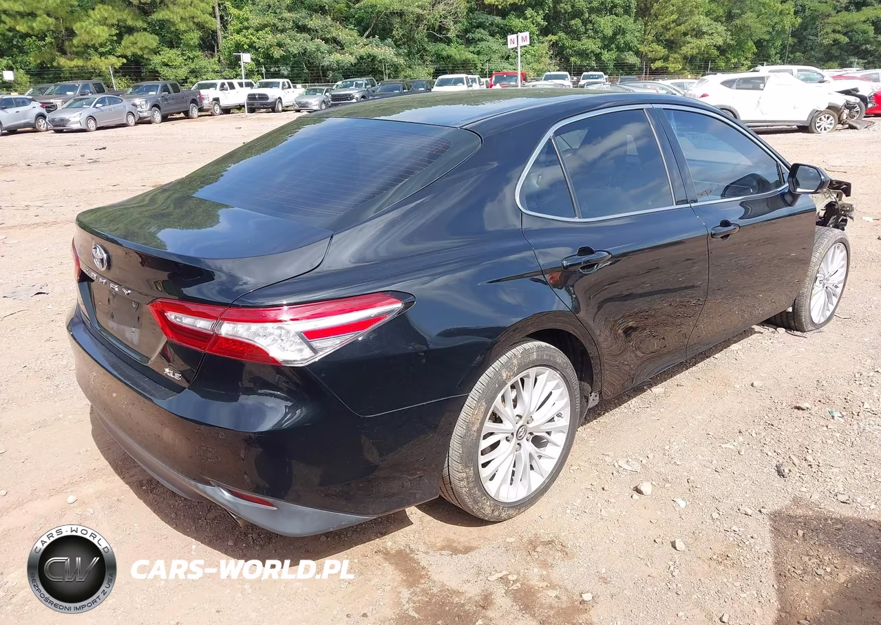 2018 Toyota Camry Xle VIN:4T1B11HK5JU064929 - 4