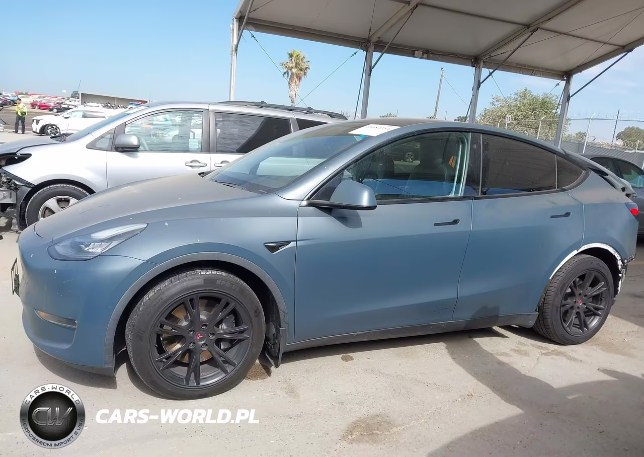 2020 Tesla Model Y Long Range Dual Motor All-Wheel Drive VIN:5YJYGDEEXLF051165 - 15