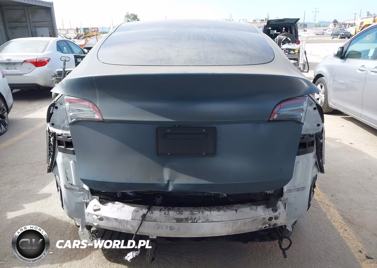 2020 Tesla Model Y Long Range Dual Motor All-Wheel Drive VIN:5YJYGDEEXLF051165 - 17