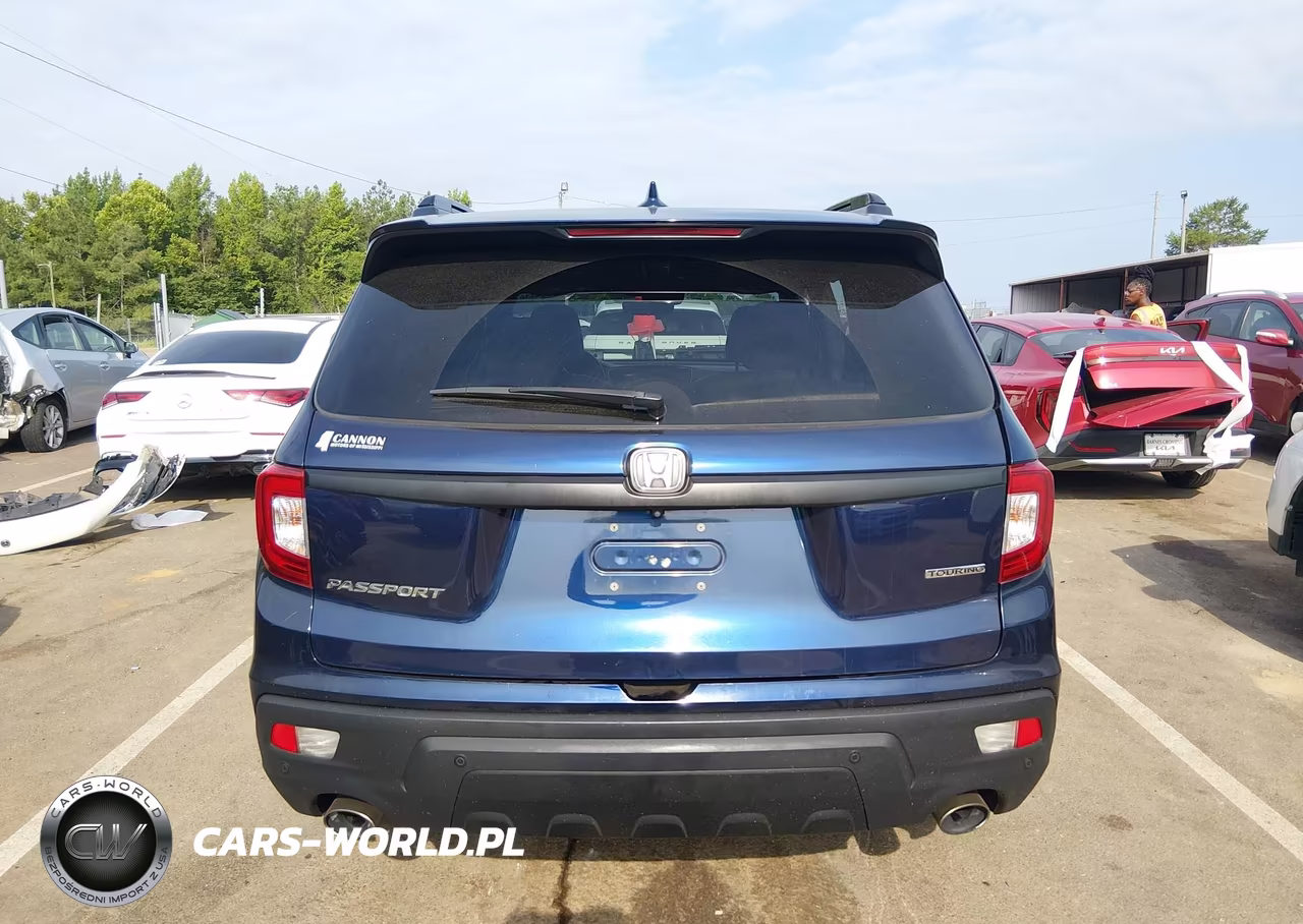 2019 Honda Passport Touring VIN:5FNYF7H90KB000128 - 16