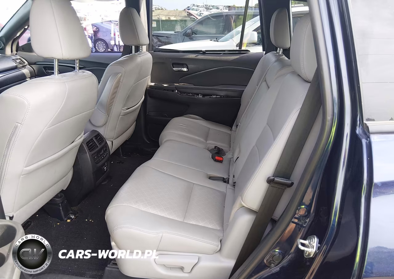 2019 Honda Passport Touring VIN:5FNYF7H90KB000128 - 8