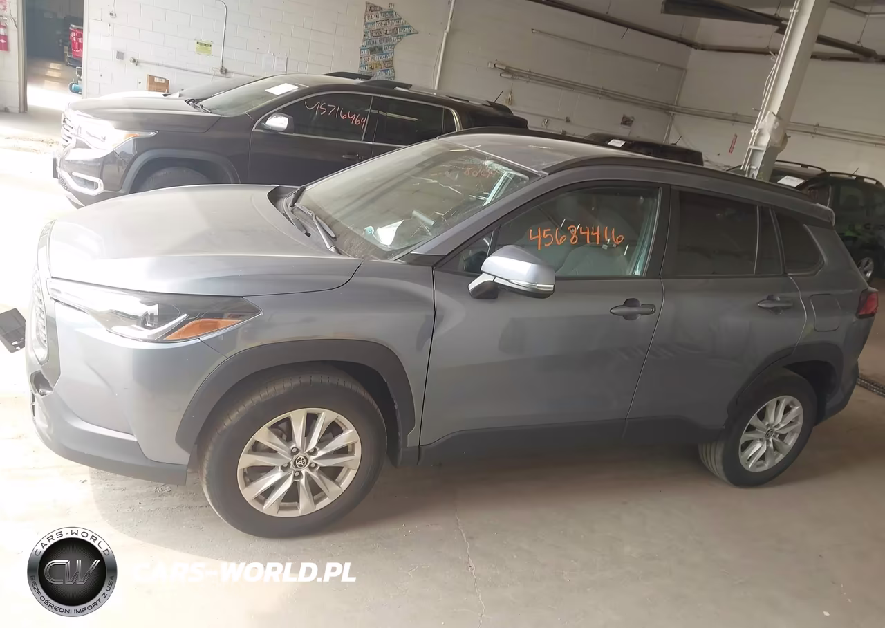 2022 Toyota Corolla Cross Le VIN:7MUCAABG0NV013979 - 14