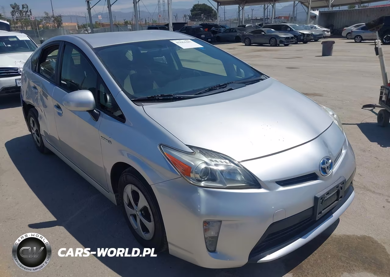 2015 Toyota Prius Three – zdjęcie 1 z 16