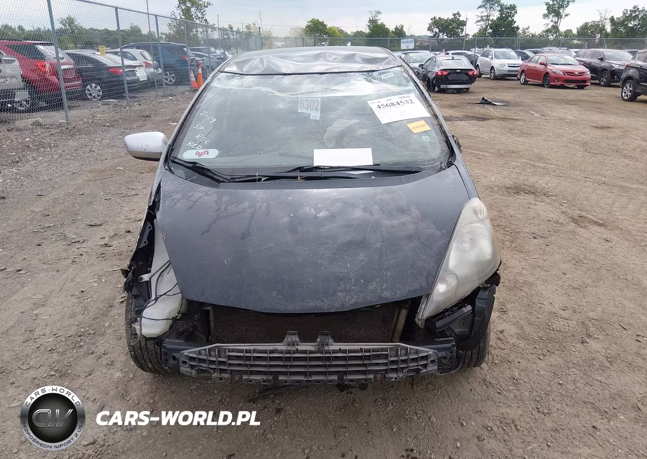 2010 Honda Fit VIN:JHMGE8H2XAC009100 - 13