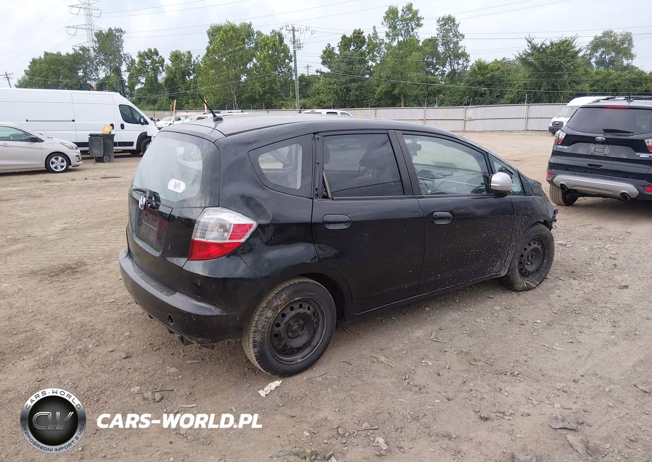 2010 Honda Fit VIN:JHMGE8H2XAC009100 - 4