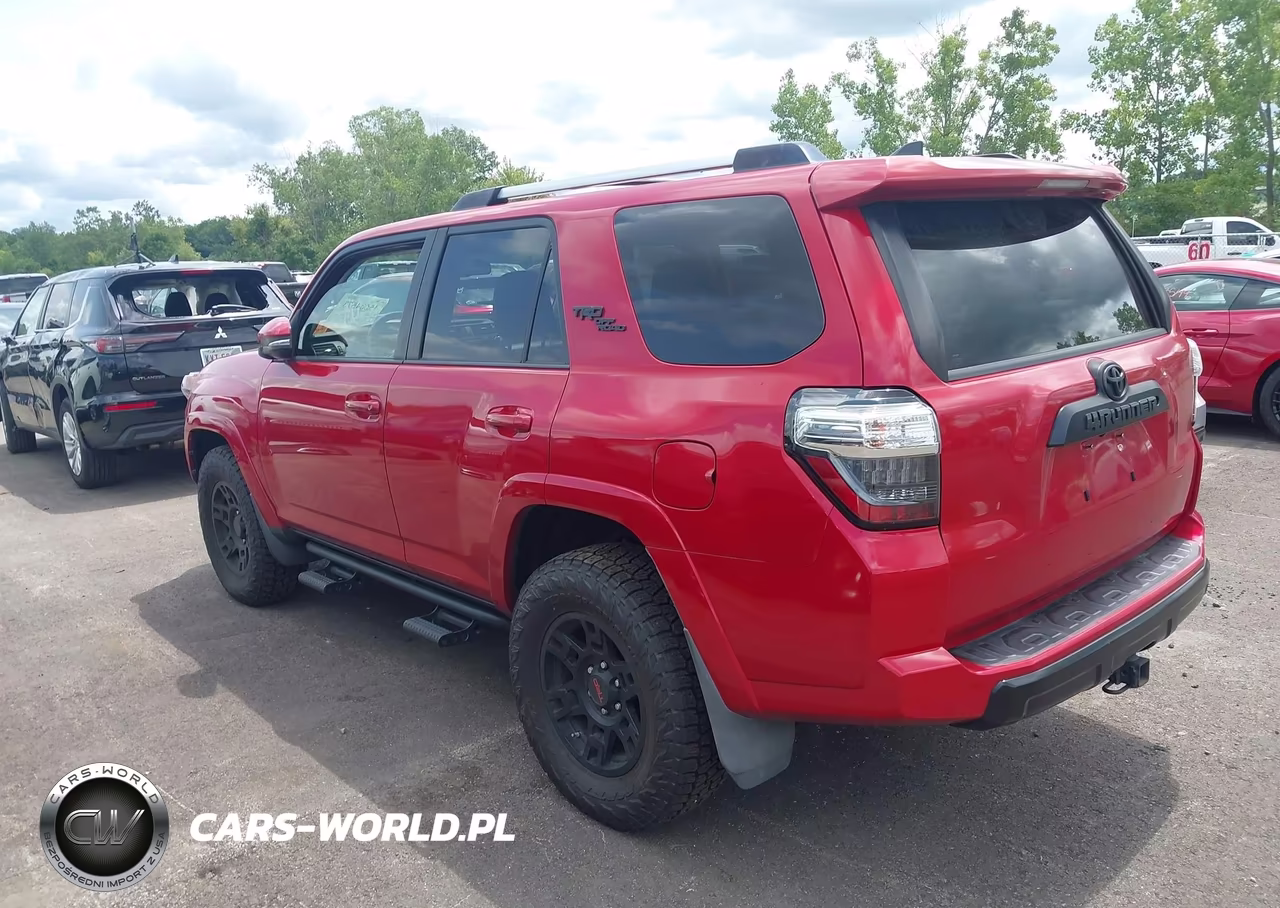 2018 Toyota 4Runner Trd Off Road Premium VIN:JTEBU5JR6J5585433 - 3