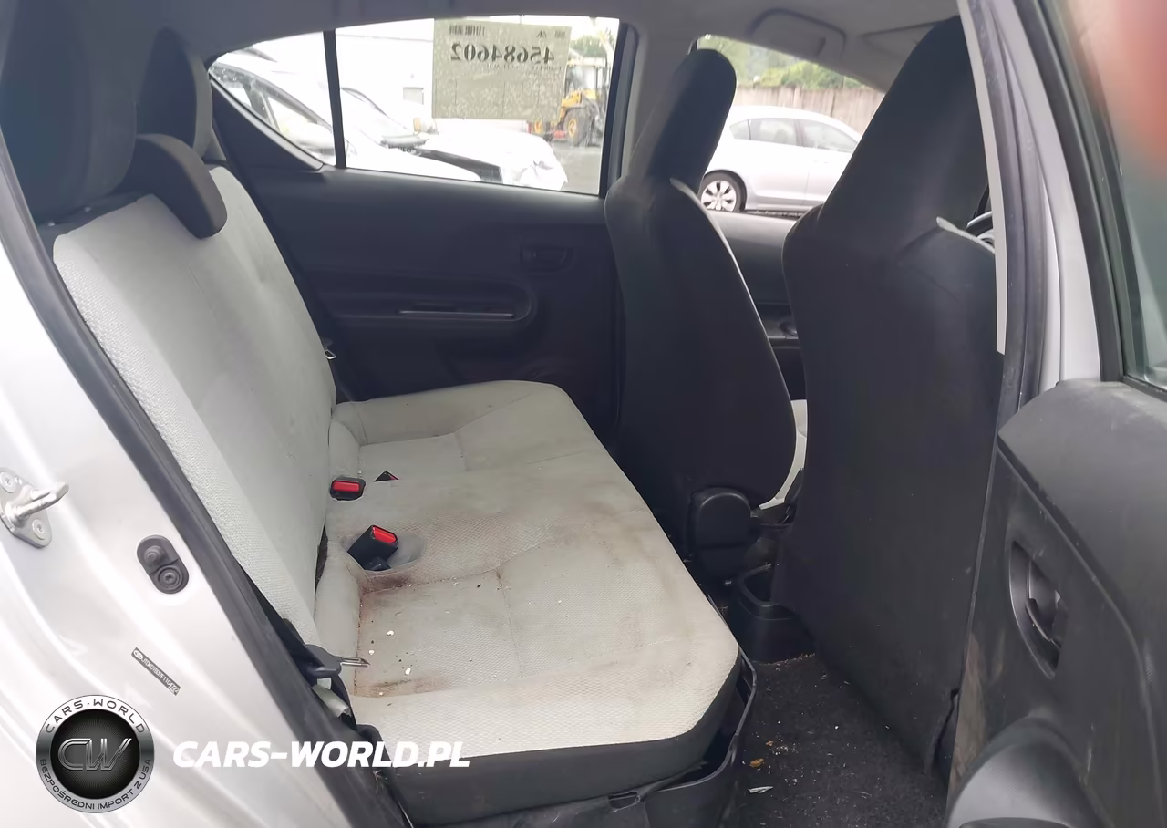2015 Toyota Prius C One VIN:JTDKDTB37F1104722 - 8