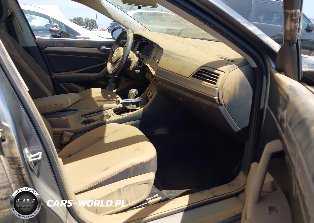 2019 Volkswagen Jetta VIN:3VWC57BUXKM063076 - 5
