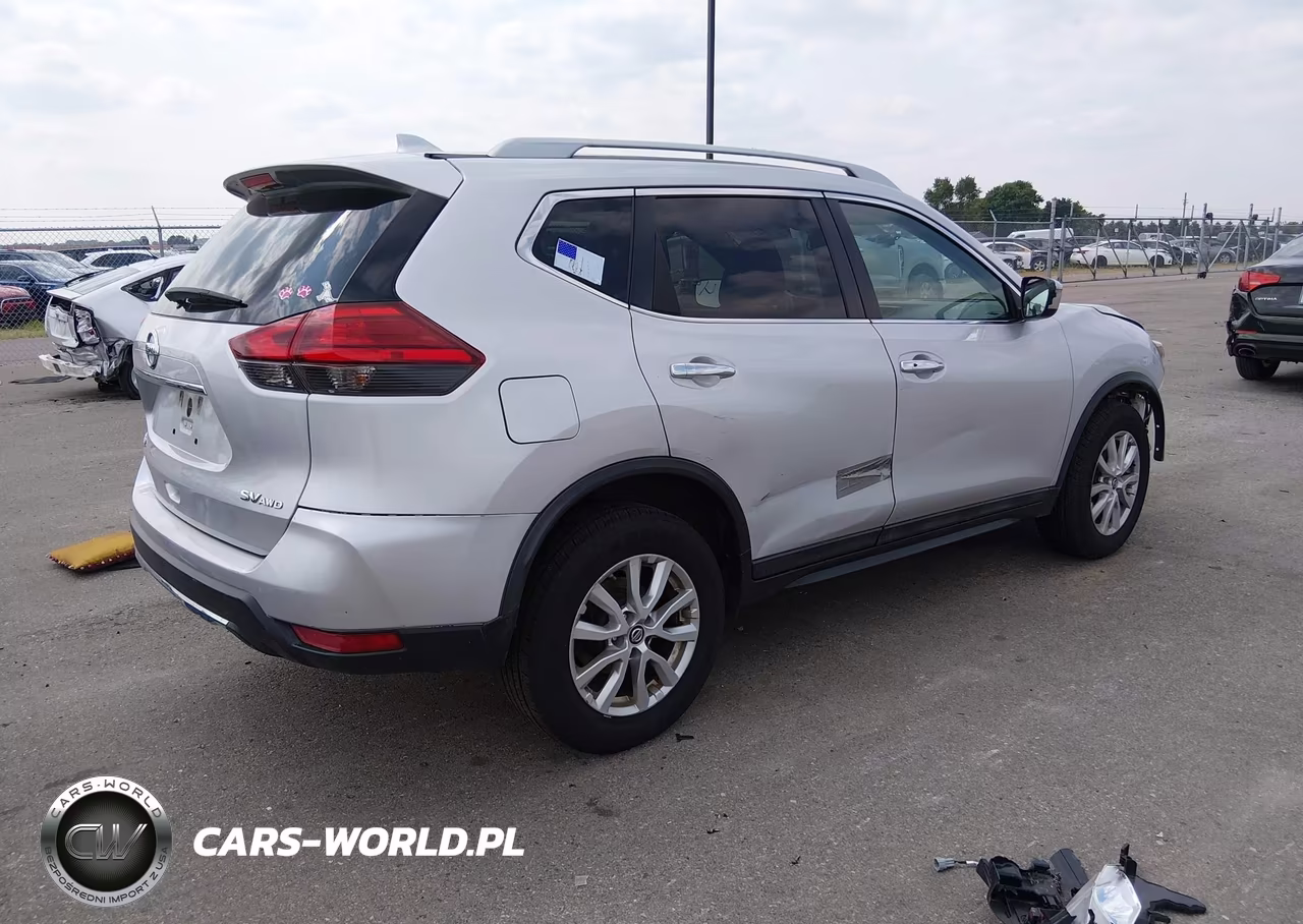 2017 Nissan Rogue Sv VIN:5N1AT2MV8HC853409 - 4