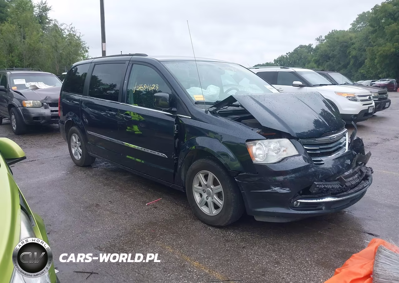 2013 Chrysler Town & Country Touring