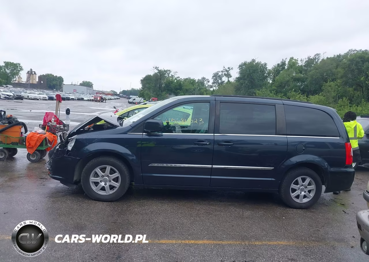 2013 Chrysler Town & Country Touring VIN:2C4RC1BG2DR645212 - 14