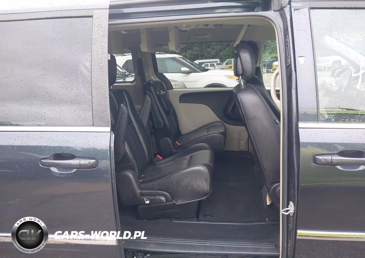 2013 Chrysler Town & Country Touring VIN:2C4RC1BG2DR645212 - 8