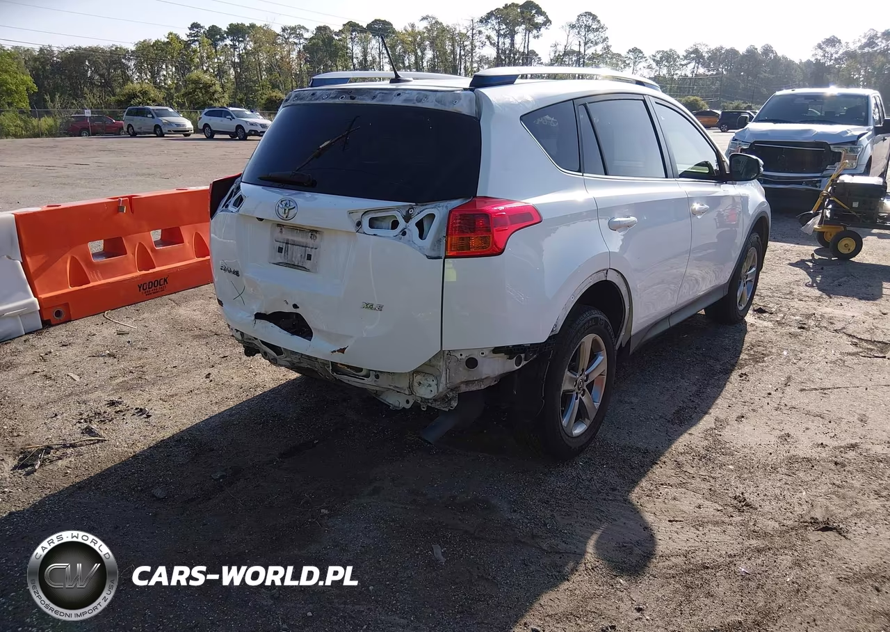 2015 Toyota Rav4 Xle VIN:JTMWFREV3FD048420 - 4