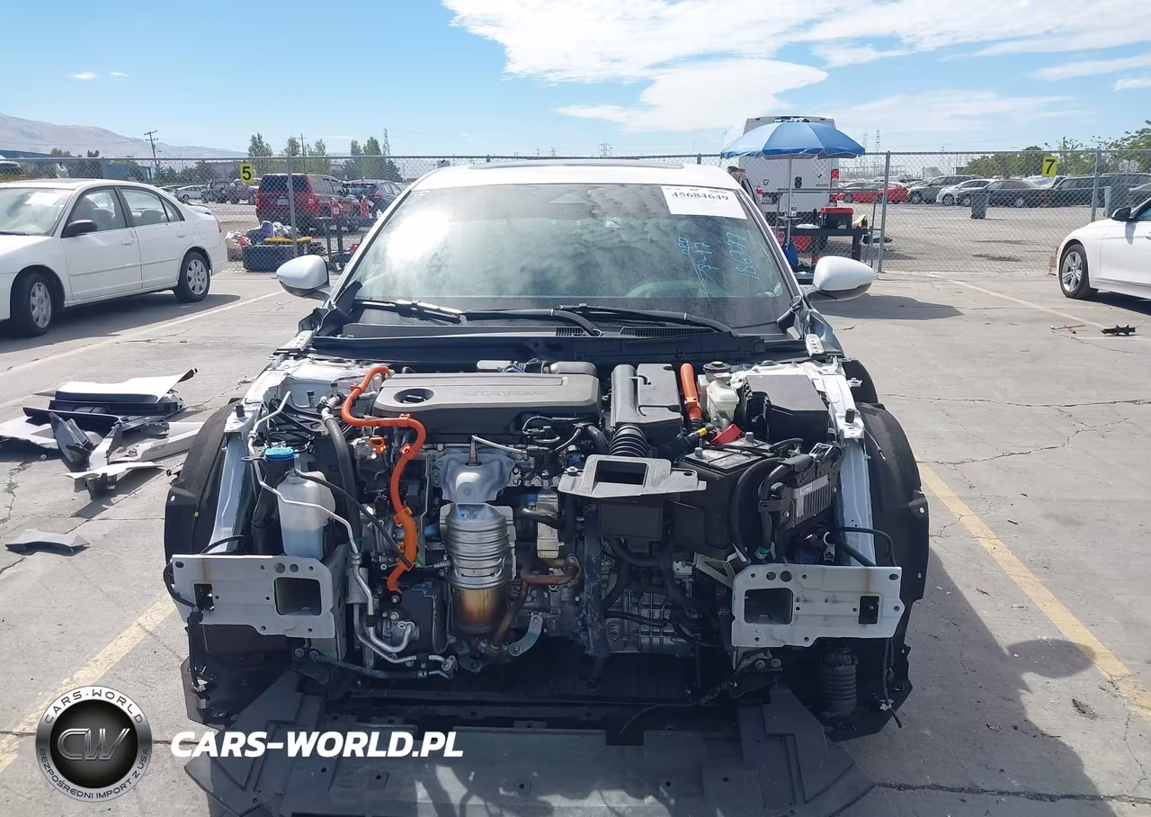 2025 Honda Accord Hybrid Touring VIN:1HGCY2F80SA036882 - 13