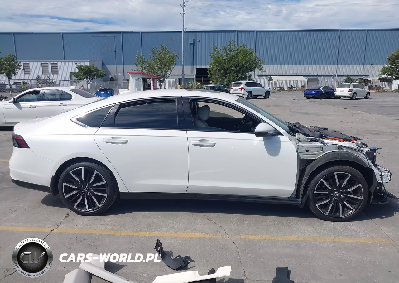 2025 Honda Accord Hybrid Touring VIN:1HGCY2F80SA036882 - 14