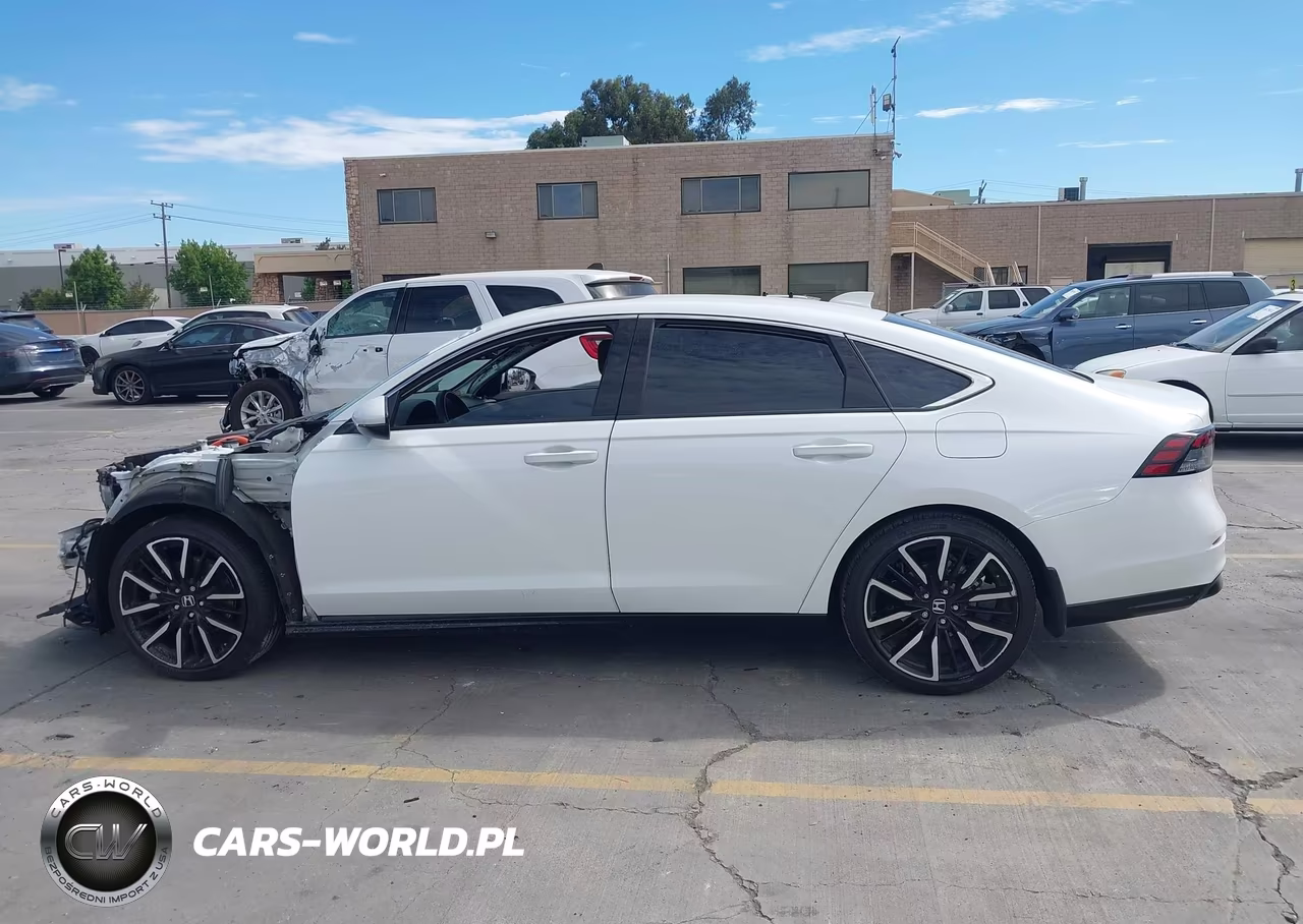 2025 Honda Accord Hybrid Touring VIN:1HGCY2F80SA036882 - 15