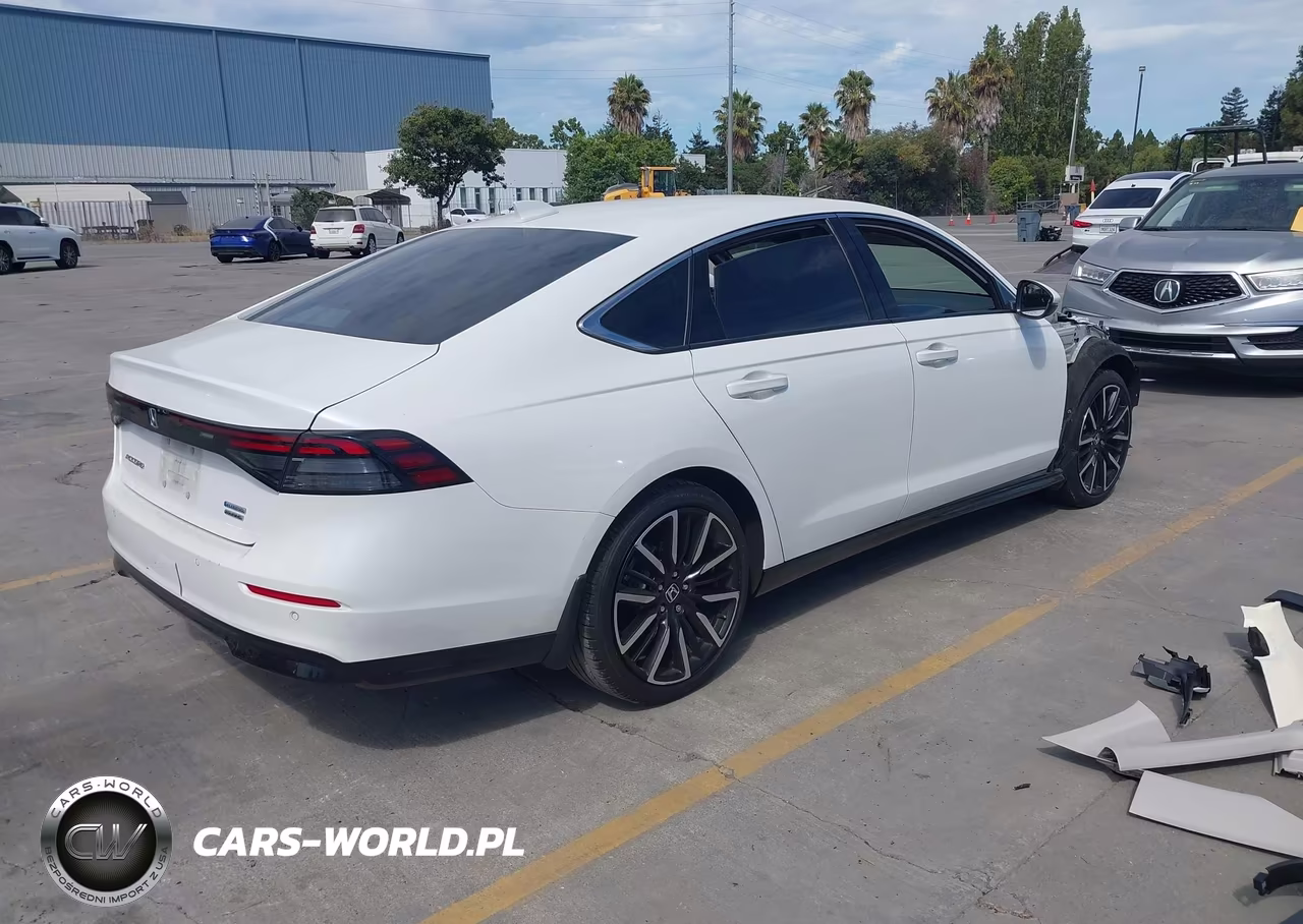 2025 Honda Accord Hybrid Touring VIN:1HGCY2F80SA036882 - 4