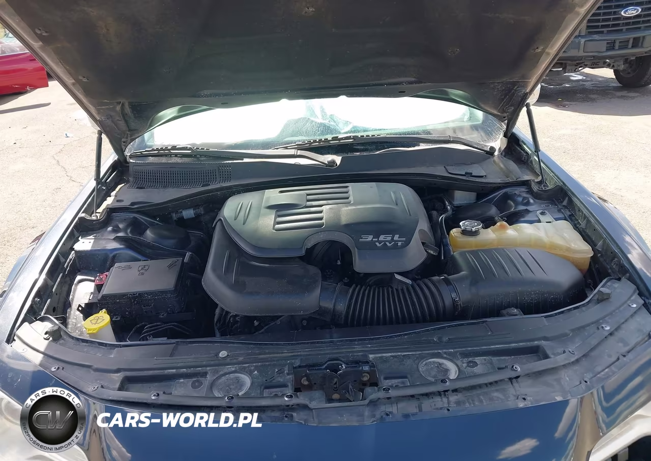 2018 Chrysler 300 Touring VIN:2C3CCAAG1JH327188 - 10