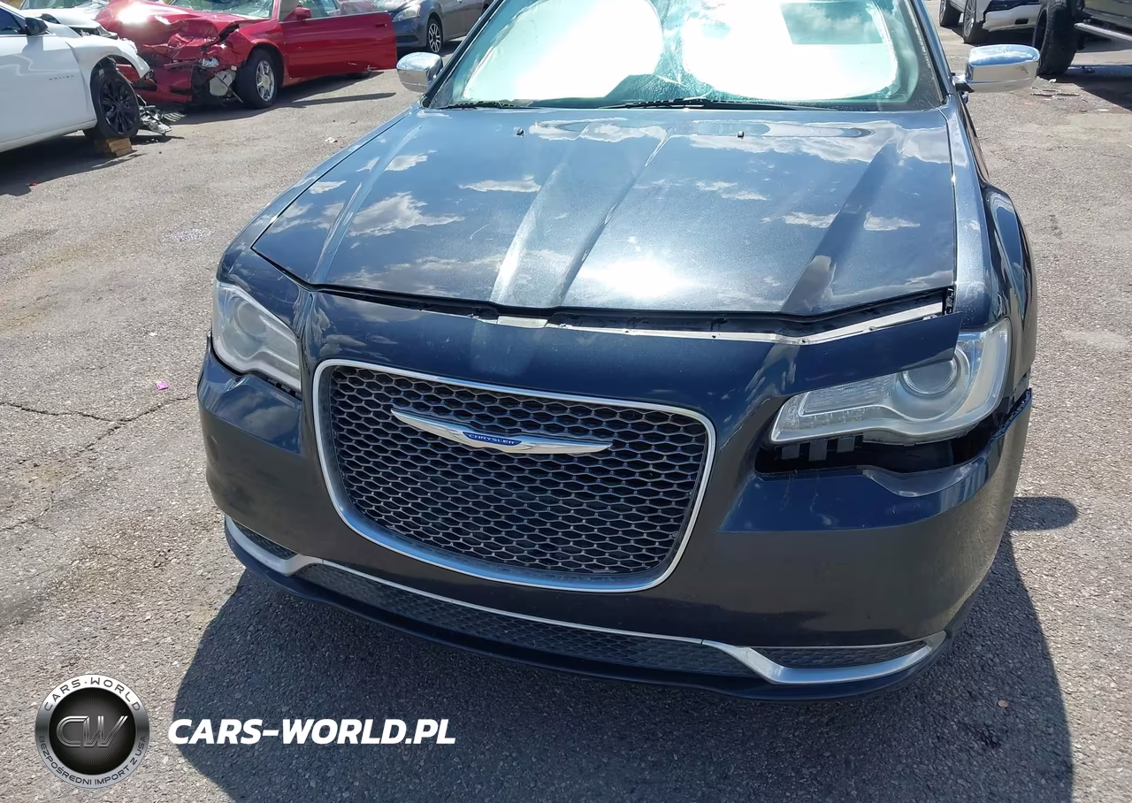 2018 Chrysler 300 Touring VIN:2C3CCAAG1JH327188 - 6
