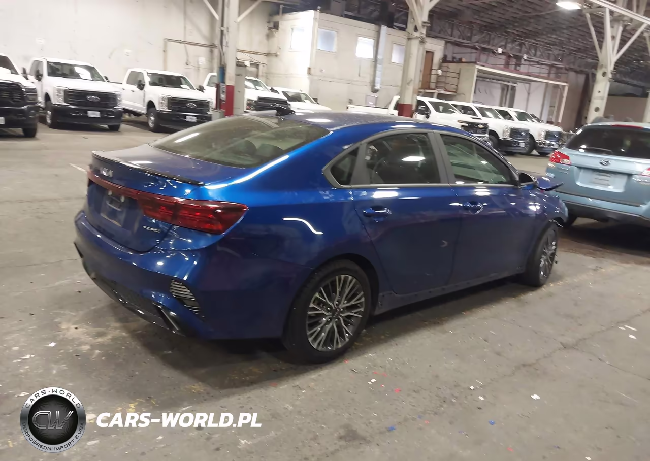 2024 Kia Forte Gt-Line VIN:3KPF54AD6RE766162 - 4
