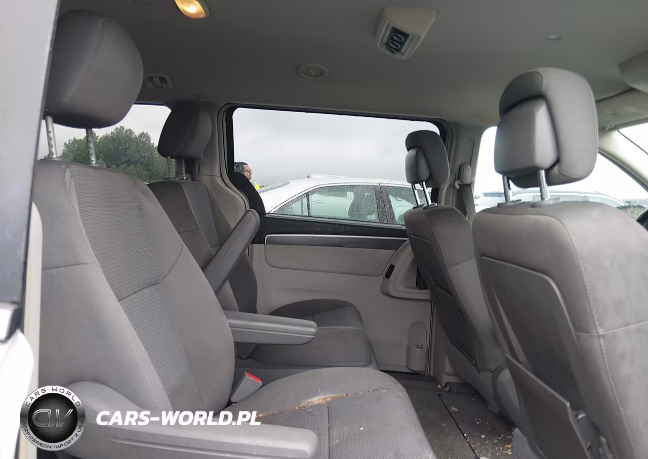2012 Volkswagen Routan S VIN:2C4RVAAG9CR120397 - 8