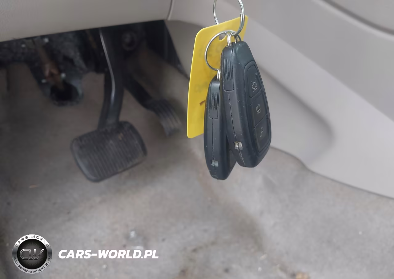 2013 Ford C-Max Hybrid Sel VIN:1FADP5BU8DL518085 - 11