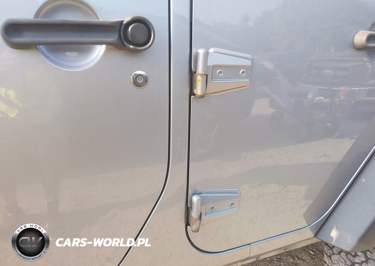 2015 Jeep Wrangler Unlimited Rubicon VIN:1C4BJWFG8FL620017 - 19
