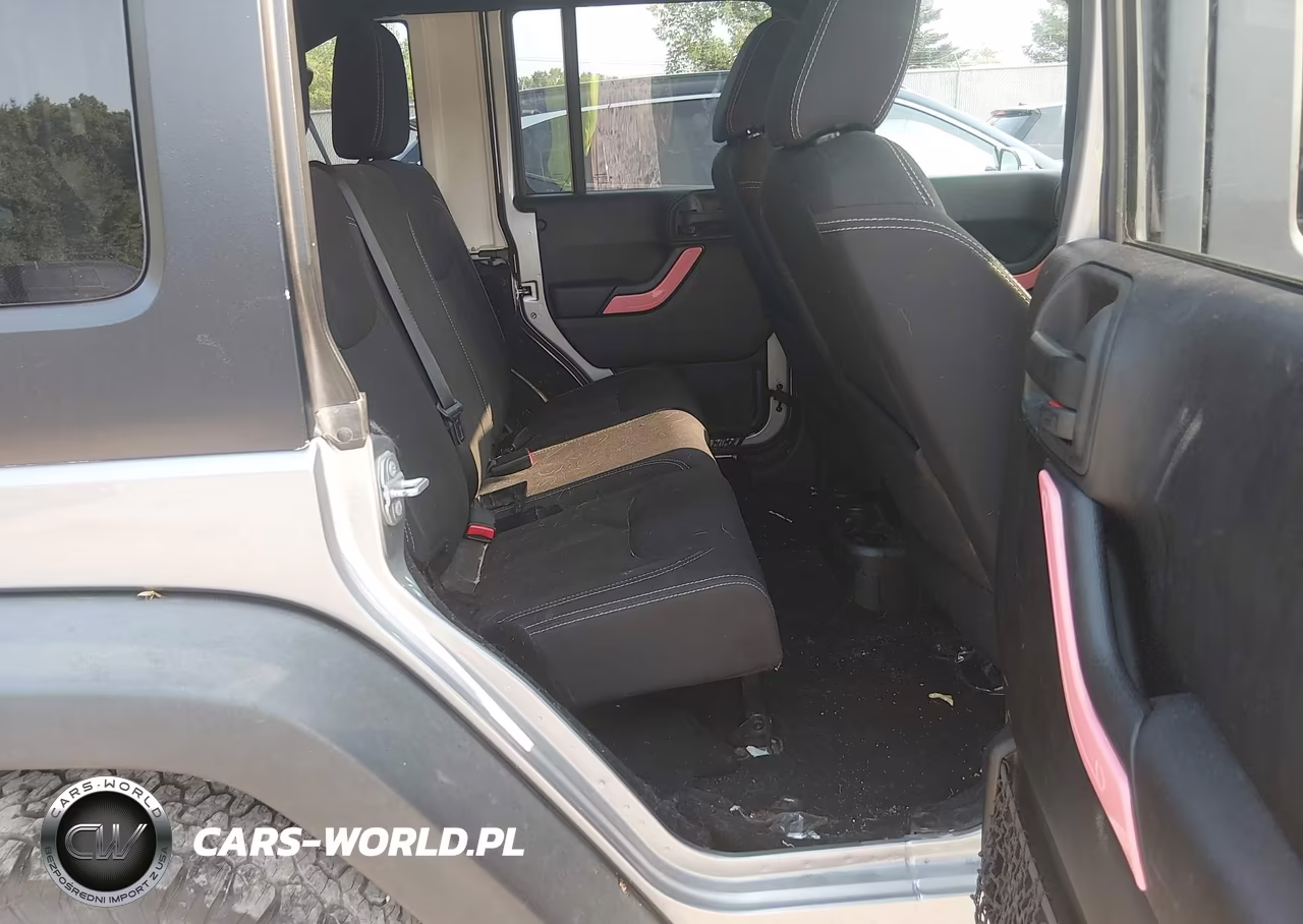 2015 Jeep Wrangler Unlimited Rubicon VIN:1C4BJWFG8FL620017 - 8