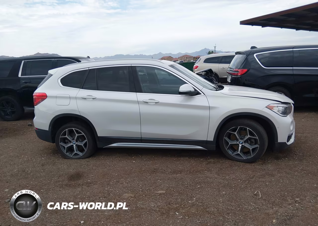 2018 BMW X1 xDrive28I VIN:WBXHT3C36J5K23510 - 12