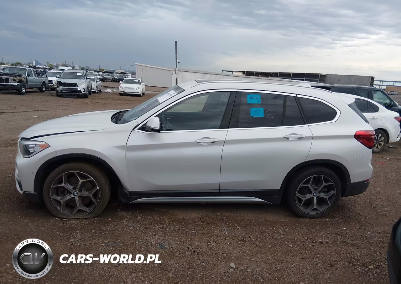 2018 BMW X1 xDrive28I VIN:WBXHT3C36J5K23510 - 13
