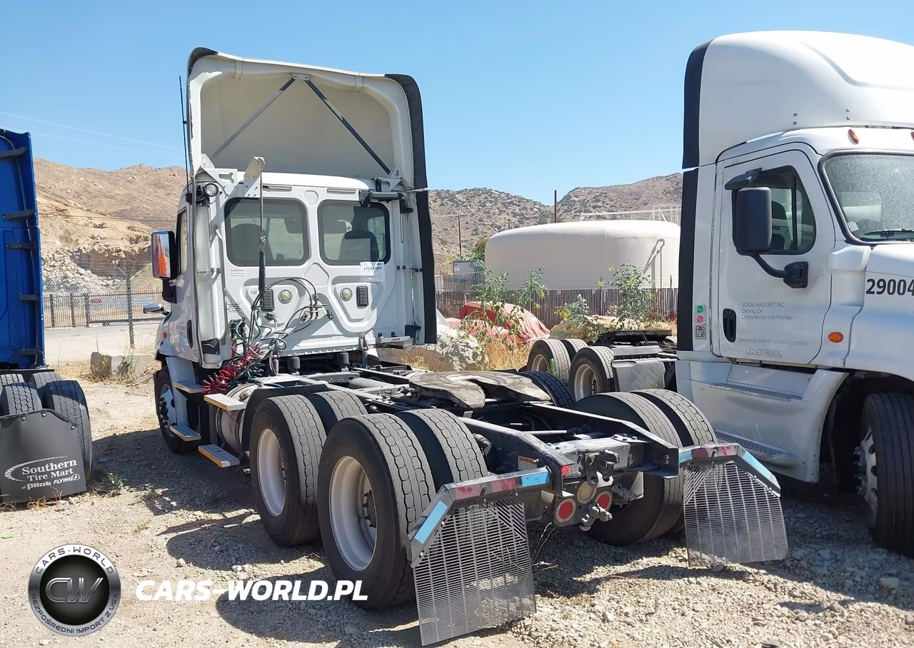 2017 Freightliner Cascadia 113 VIN:3AKJGBDV0HDHX7875 - 3