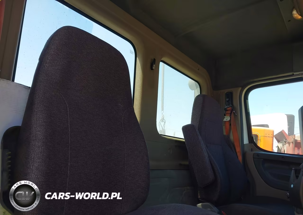 2017 Freightliner Cascadia 113 VIN:3AKJGBDV0HDHX7875 - 6