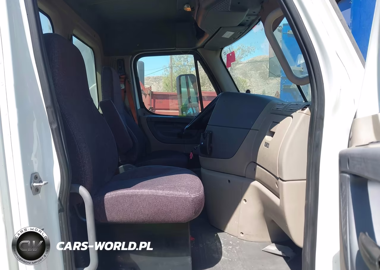 2017 Freightliner Cascadia 113 VIN:3AKJGBDV0HDHX7875 - 7