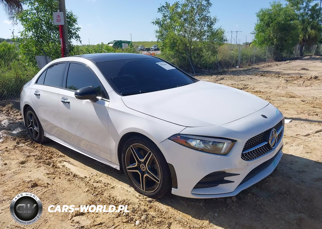 2021 Mercedes-Benz A 220 – zdjęcie 1 z 17
