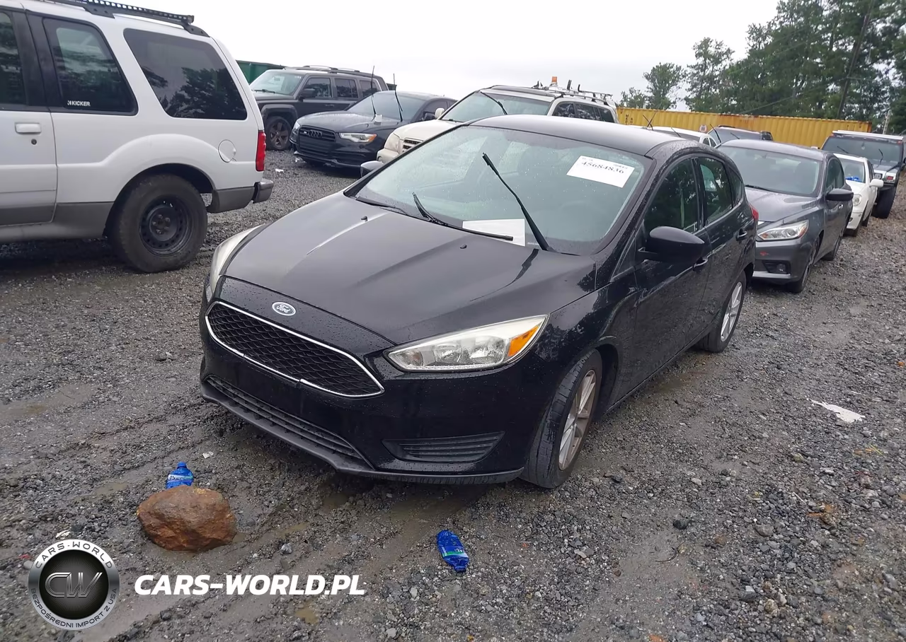 2018 Ford Focus Se VIN:1FADP3K23JL212572 - 2
