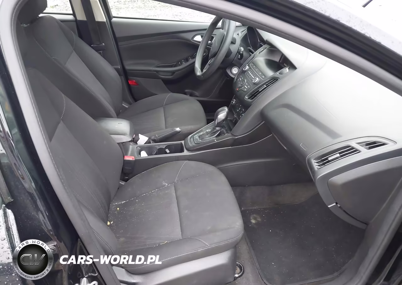 2018 Ford Focus Se VIN:1FADP3K23JL212572 - 5