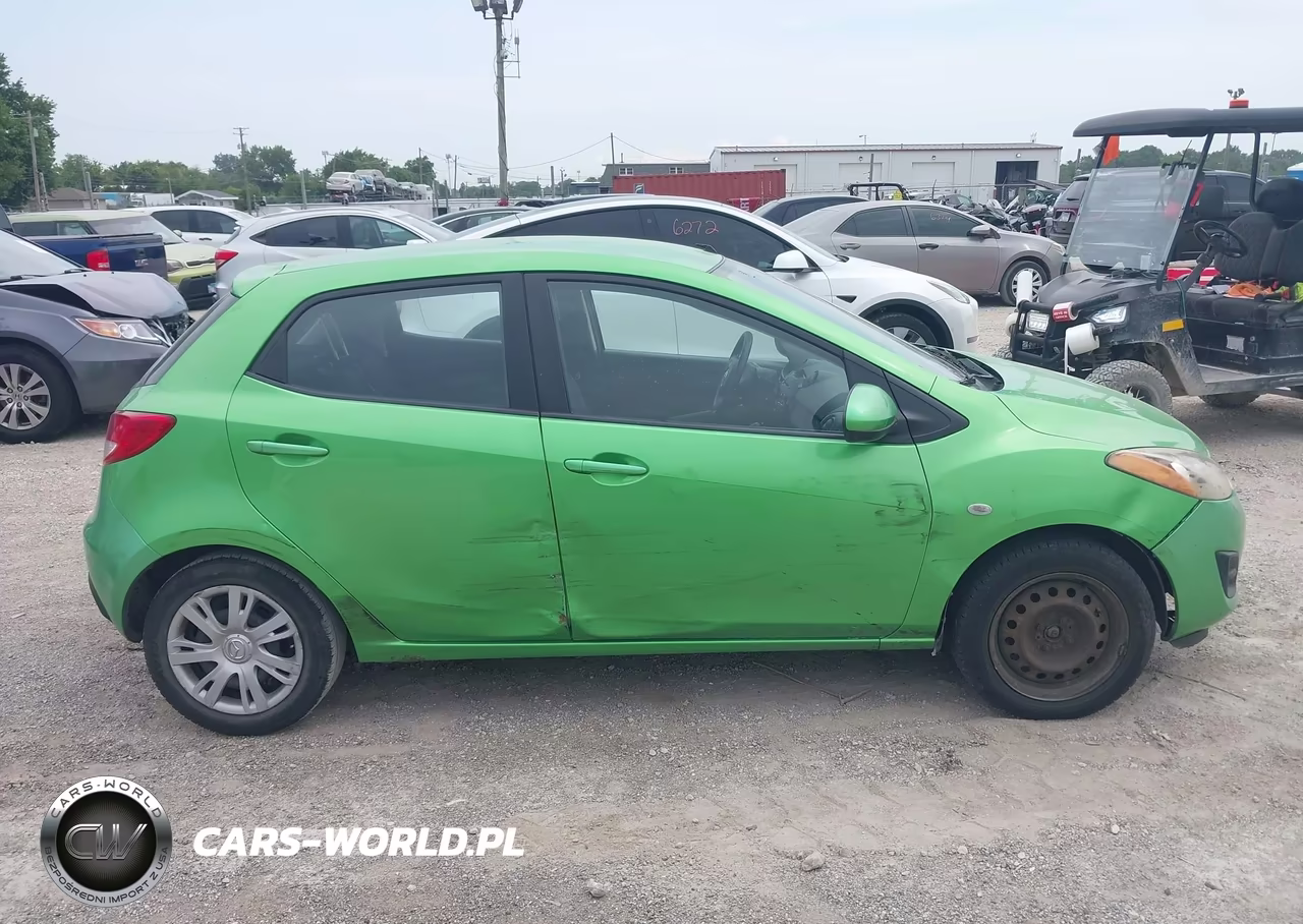 2011 Mazda Mazda2 Sport VIN:JM1DE1HY6B0115515 - 13