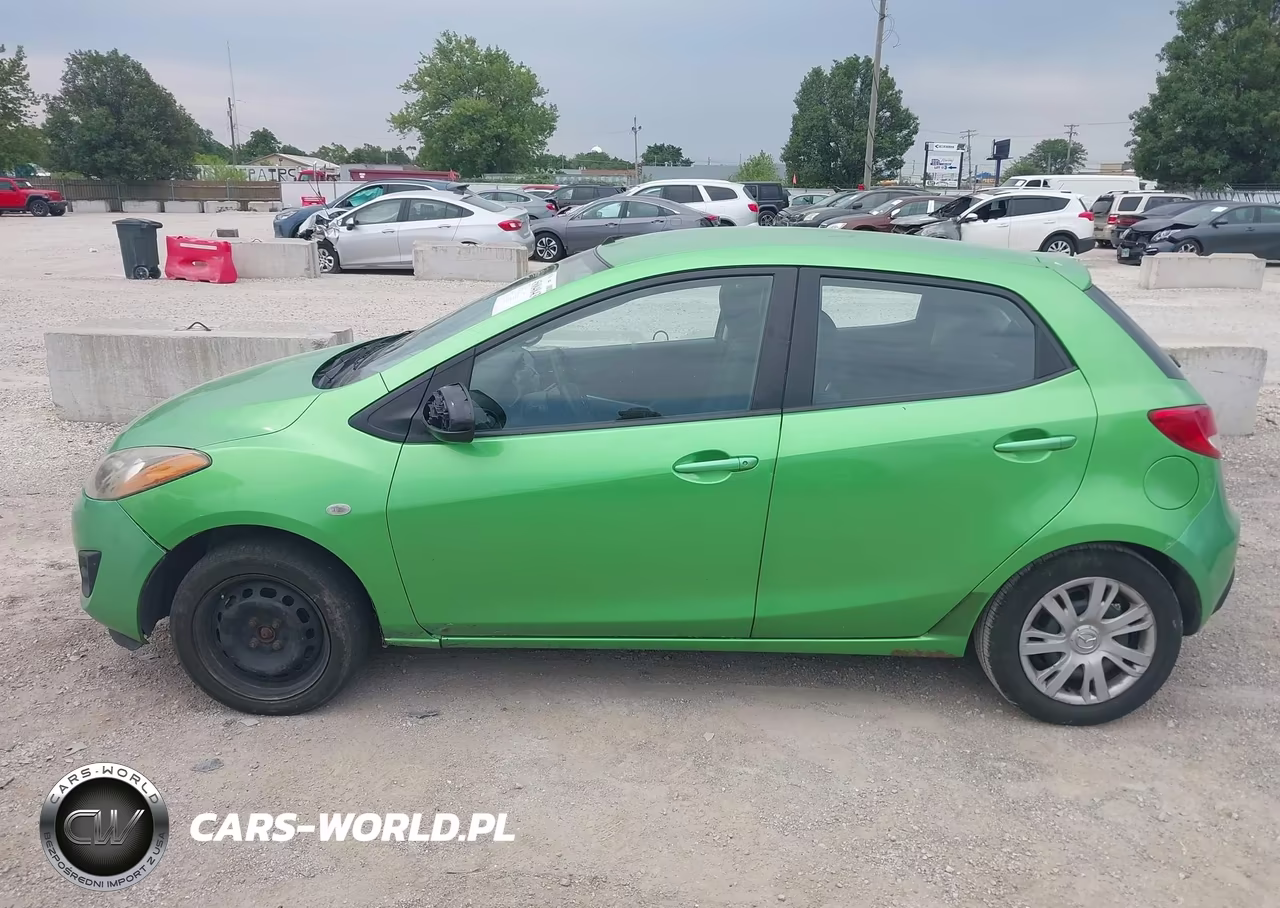 2011 Mazda Mazda2 Sport VIN:JM1DE1HY6B0115515 - 14
