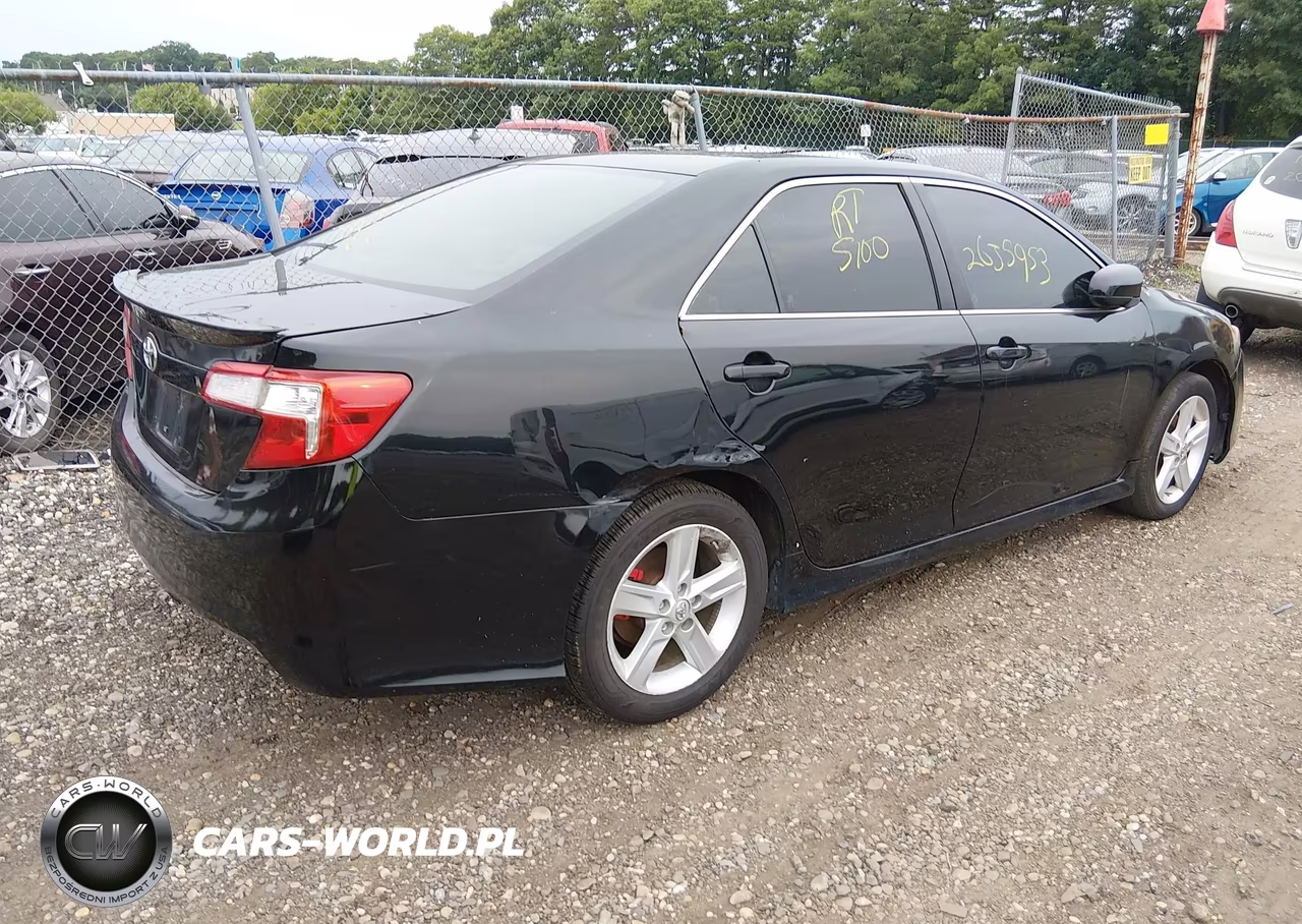 2013 Toyota Camry Se VIN:4T1BF1FK1DU676960 - 4