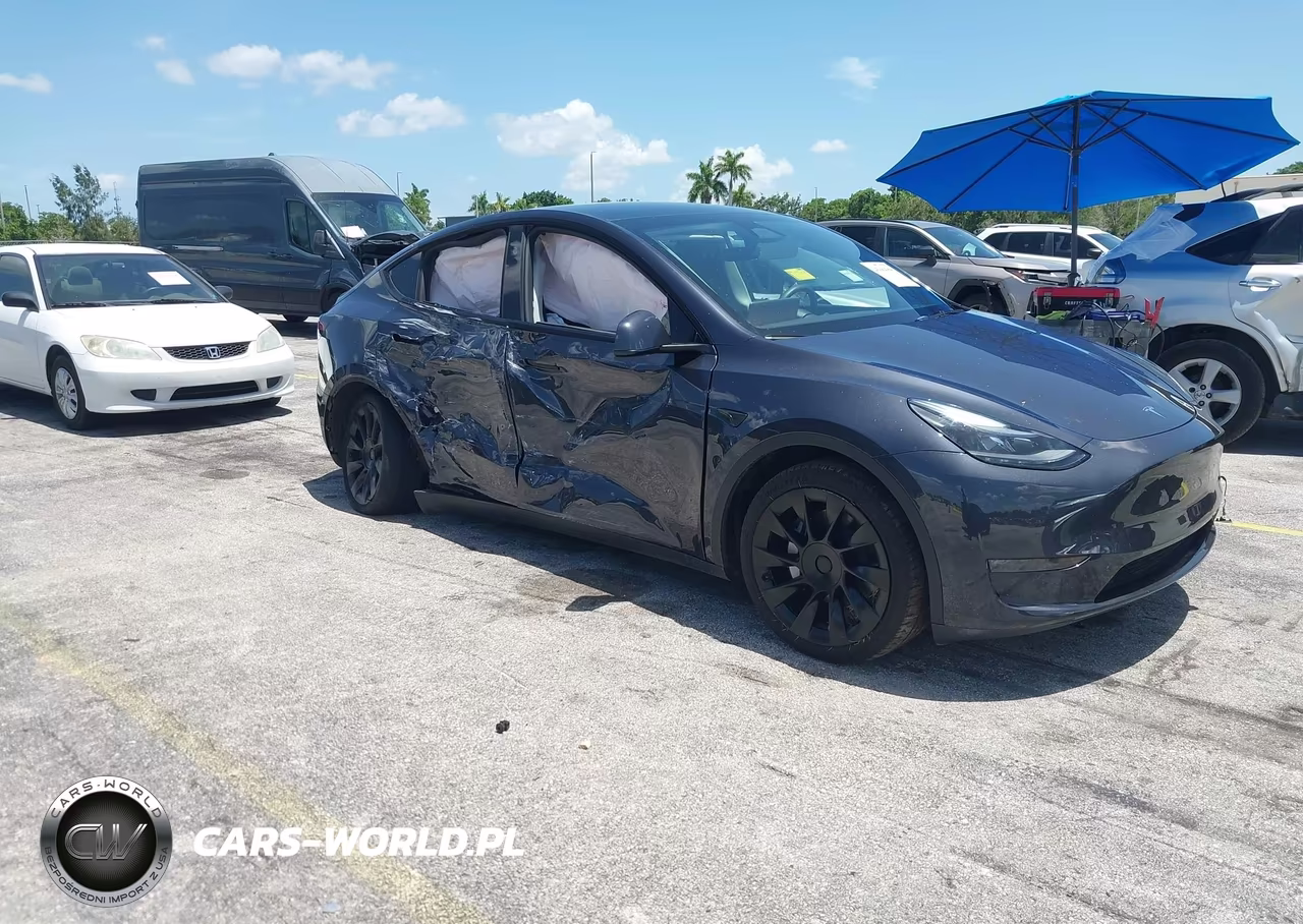 2024 Tesla Model Y Long Range Dual Motor All-Wheel Drive – zdjęcie 1 z 18