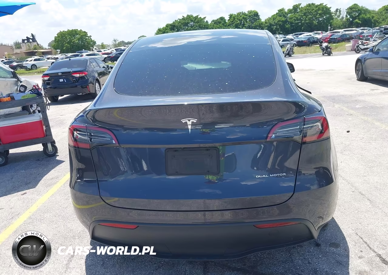 2024 Tesla Model Y Long Range Dual Motor All-Wheel Drive VIN:7SAYGDEE2RA255659 - 15