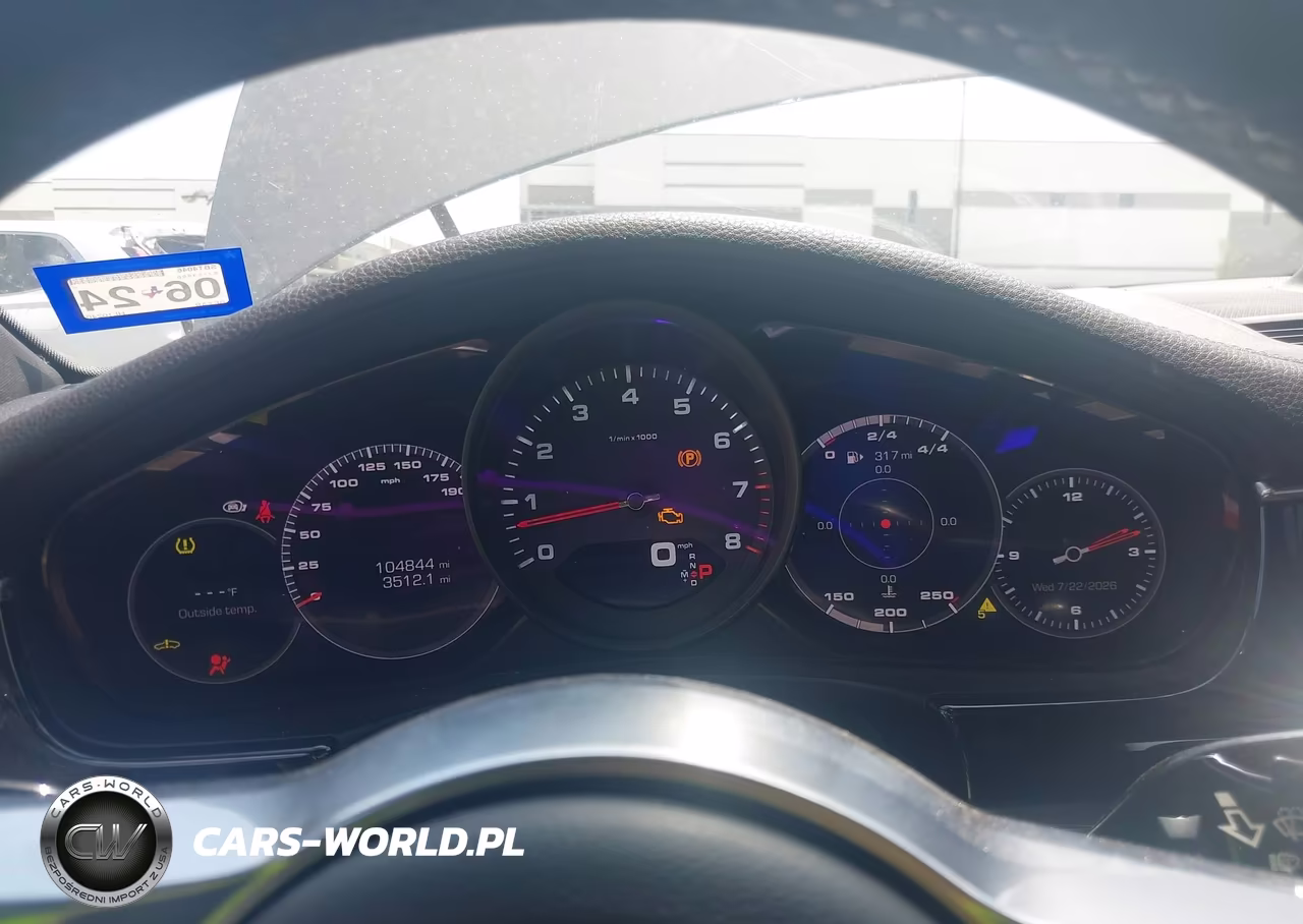 2017 Porsche Panamera 4 VIN:WP0AA2A72HL102404 - 7