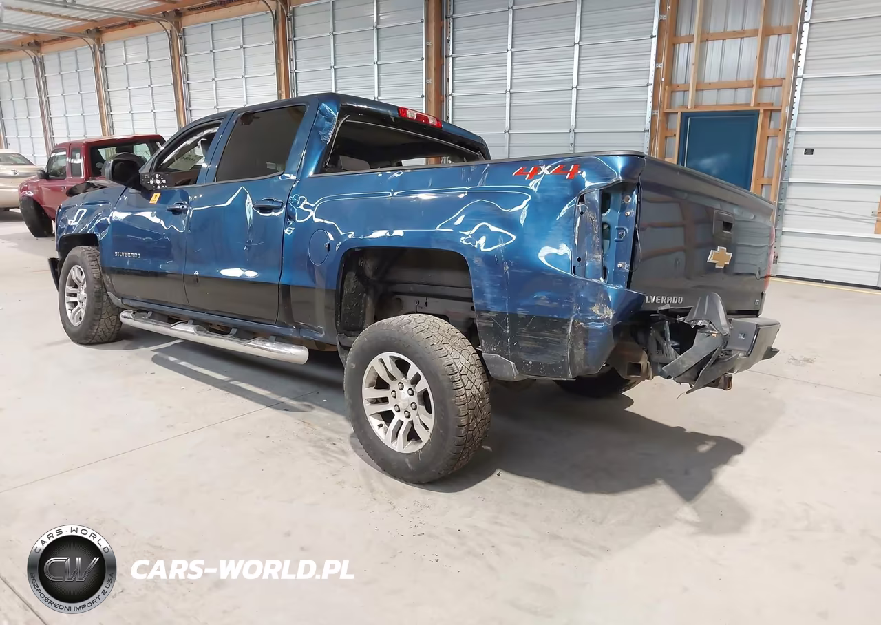 2018 Chevrolet Silverado 1500 1Lt VIN:3GCUKREC3JG103008 - 3