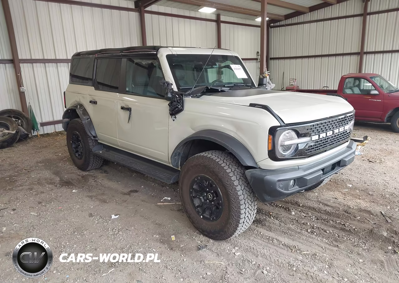 2025 Ford Bronco Outer Banks – zdjęcie 1 z 16