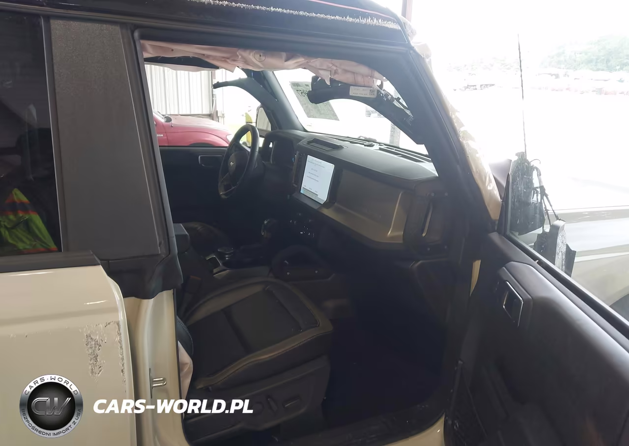 2025 Ford Bronco Outer Banks VIN:1FMEE8BP7SLB15899 - 5