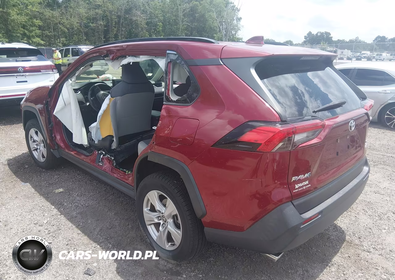 2021 Toyota Rav4 Xle VIN:JTMP1RFV4MD073602 - 3