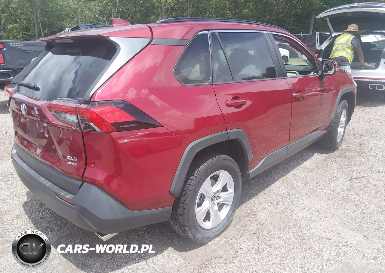 2021 Toyota Rav4 Xle VIN:JTMP1RFV4MD073602 - 4