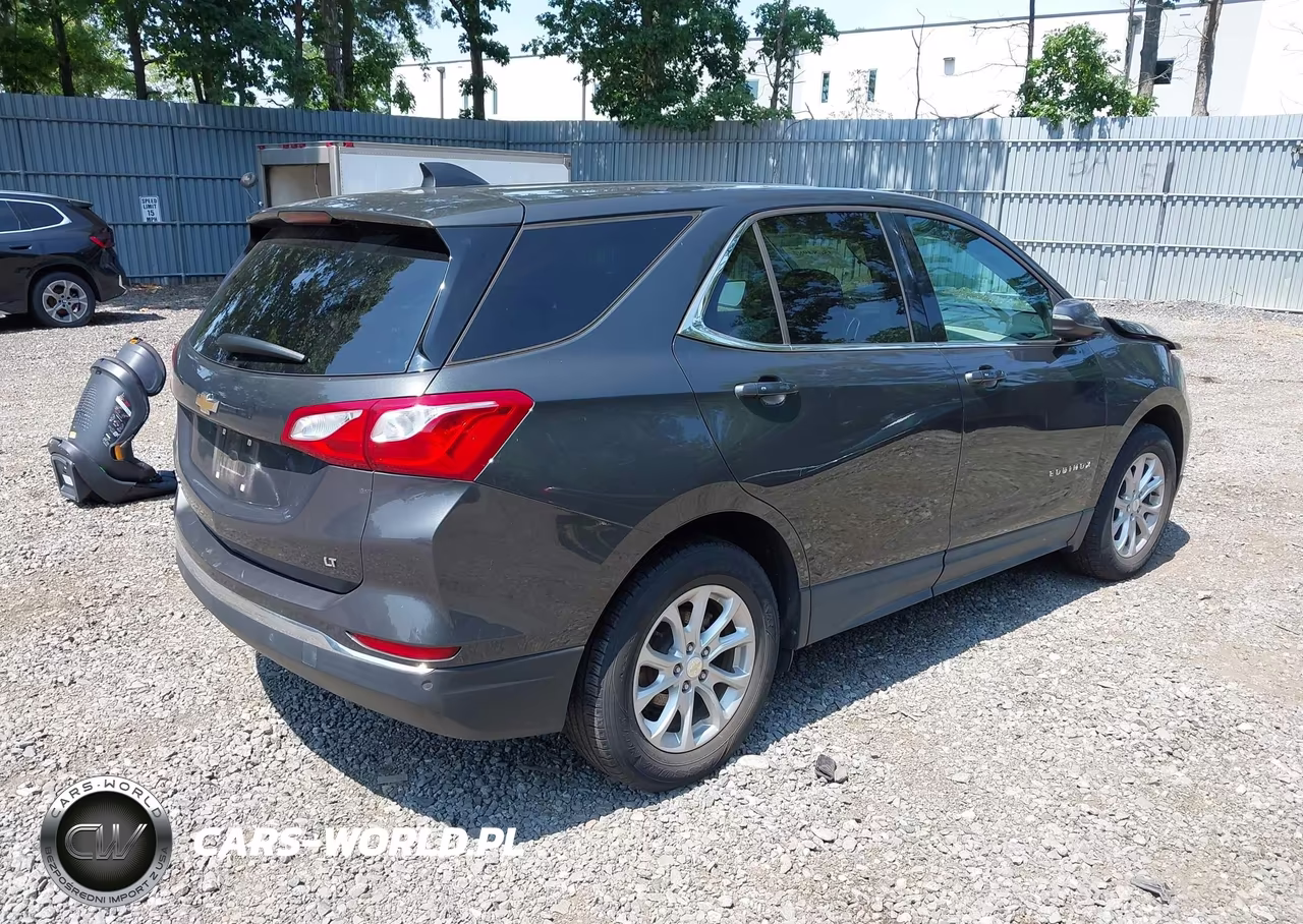 2018 Chevrolet Equinox Lt VIN:3GNAXJEV1JS529744 - 4