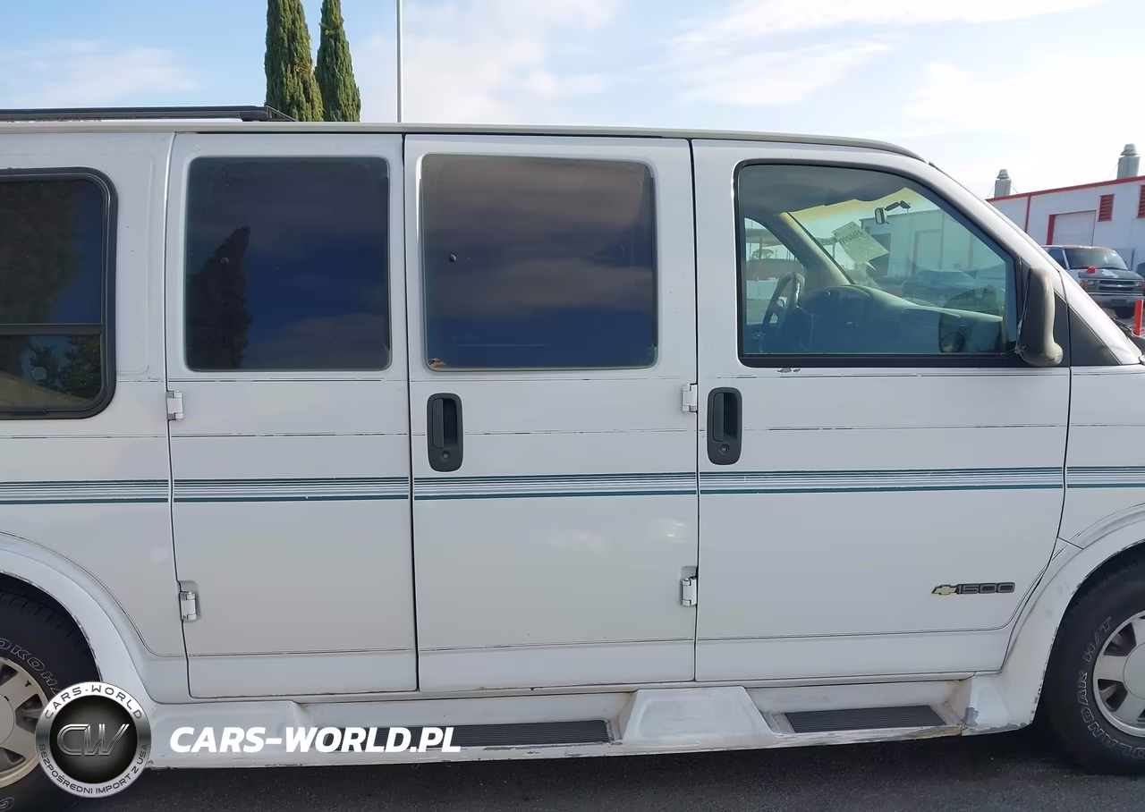1996 Chevrolet G10 VIN:1GBFG15MXT1003126 - 13