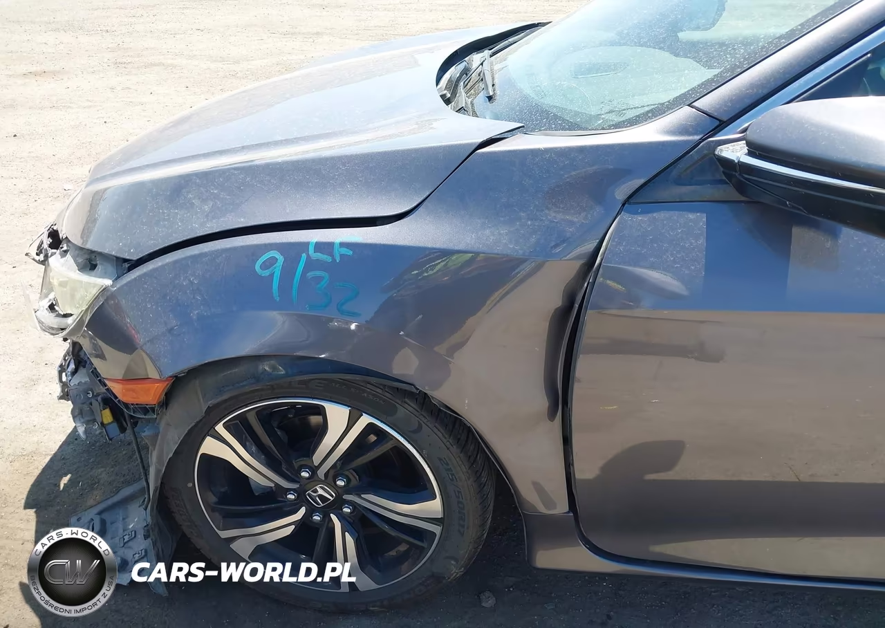 2016 Honda Civic Touring VIN:2HGFC3B97GH360792 - 18